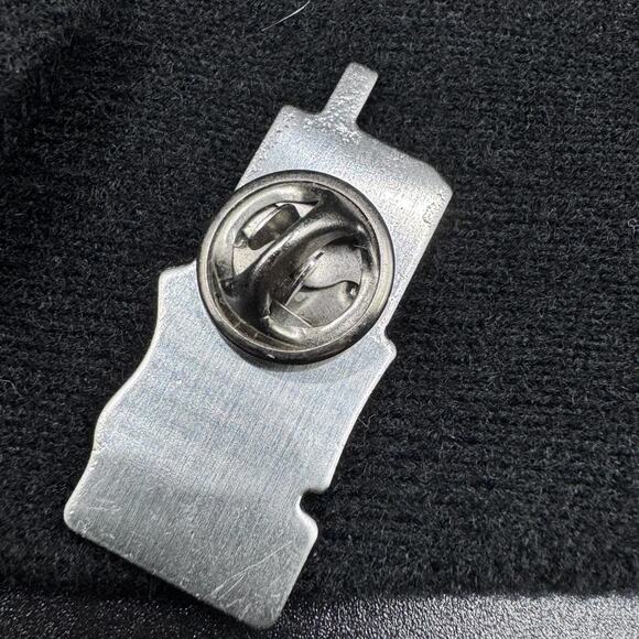 Lot of 2 Patriotic United We Stand Twin Towers & American Flag Label Pins - Picture 3 of 5